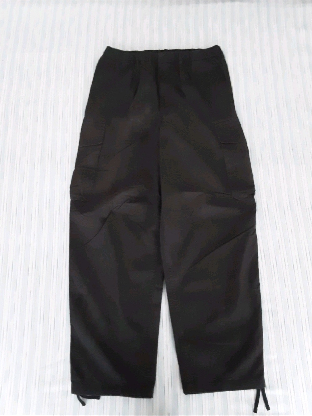 Uniqlo U Wide Cargo Pants (Black).